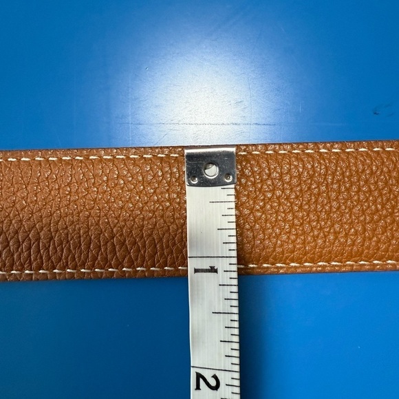 Hermes Women’s Reversible belt. Size 80. Excellent Condition. main image 6